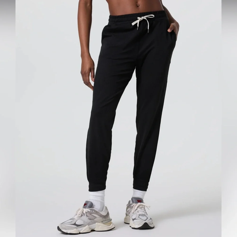 Vuori Performance Jogger - Picture 2 of 6